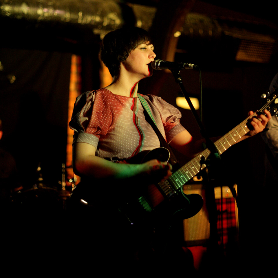 Tracyanne from Camera Obscura, singing, Manchester (levels adjusted)