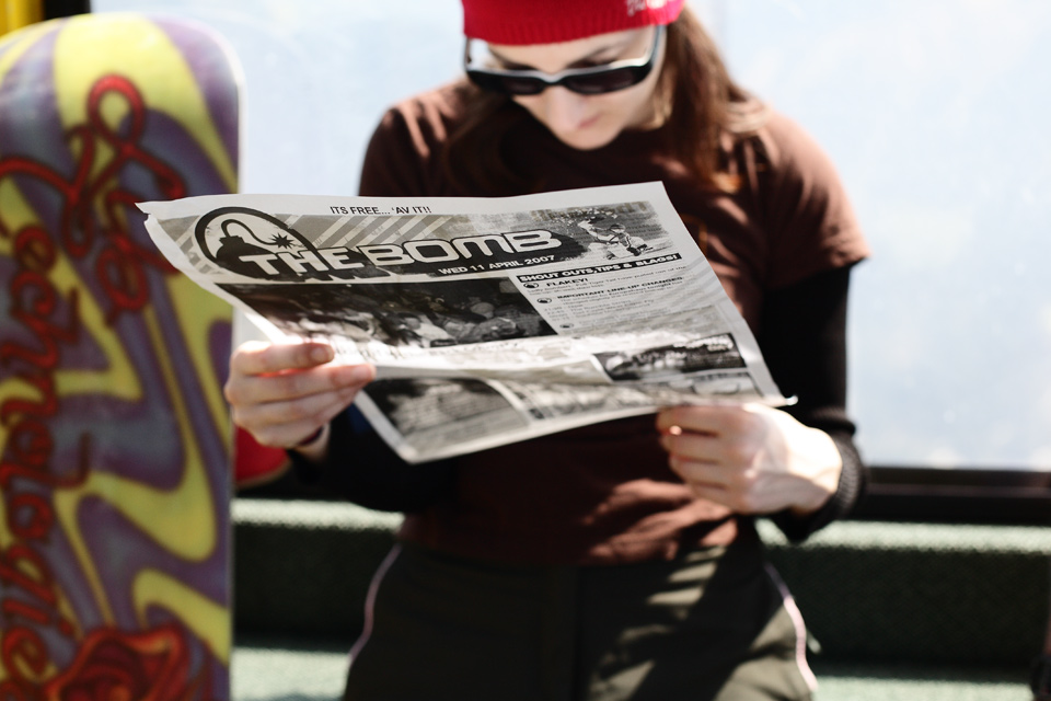 Jen reading the bomb, Mayrhofen