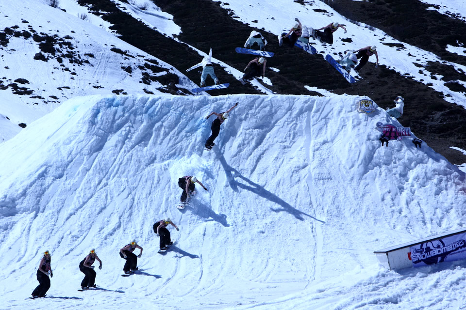 Hip jump, Highway to Hell Competition, Mayrhofen (composite image, levels adjusted)