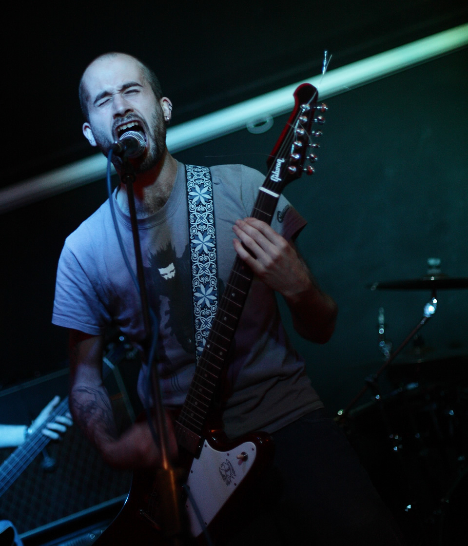 Dave from Porpoise screaming